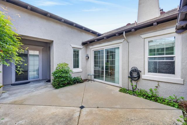 100 Cresta Ct, Lincoln, CA 95648