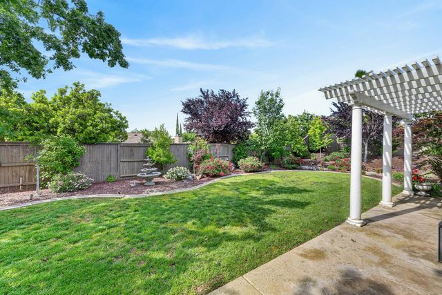 100 Cresta Ct, Lincoln, CA 95648