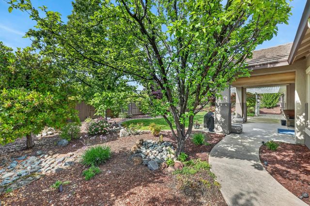 100 Cresta Ct, Lincoln, CA 95648