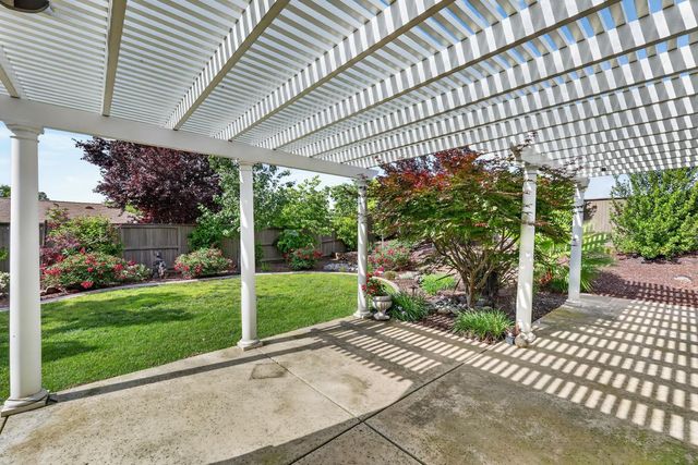 100 Cresta Ct, Lincoln, CA 95648
