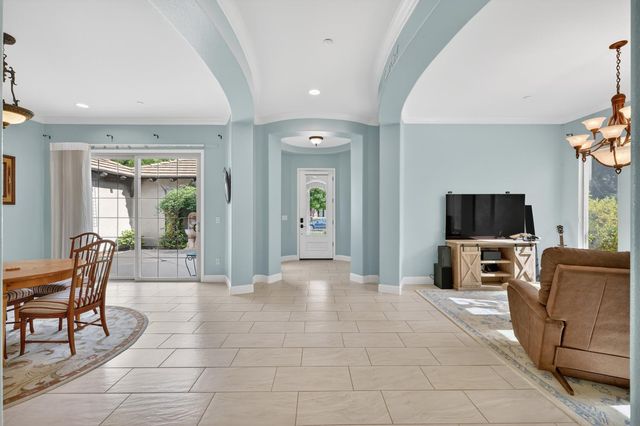 100 Cresta Ct, Lincoln, CA 95648