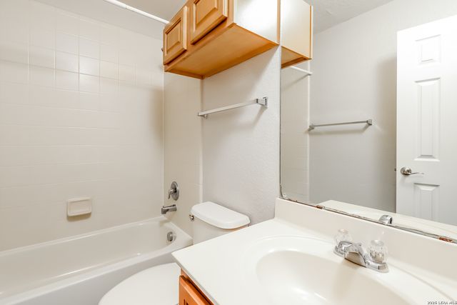 4422 Semora Oak, San Antonio, TX 78259