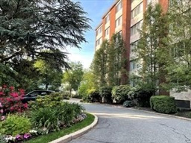 22 Chestnut Pl M4, Brookline, MA 02445