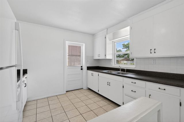106 W NORTH BRANCH ROAD, Ruskin, FL 33570