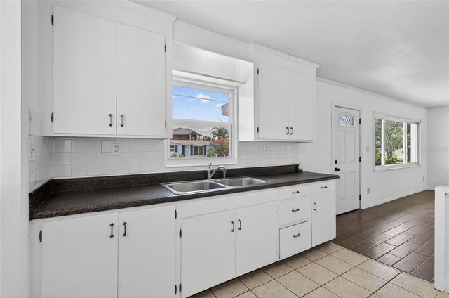 106 W NORTH BRANCH ROAD, Ruskin, FL 33570