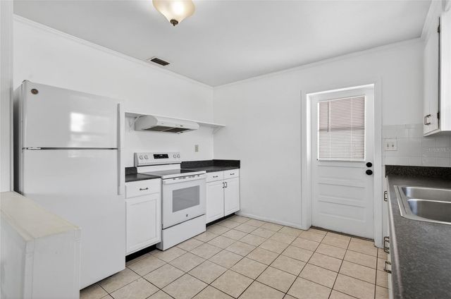 106 W NORTH BRANCH ROAD, Ruskin, FL 33570