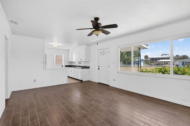 106 W NORTH BRANCH ROAD, Ruskin, FL 33570