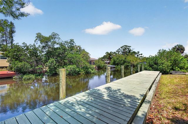 106 W NORTH BRANCH ROAD, Ruskin, FL 33570