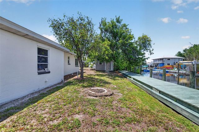 106 W NORTH BRANCH ROAD, Ruskin, FL 33570