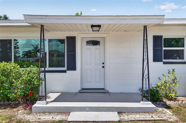 106 W NORTH BRANCH ROAD, Ruskin, FL 33570