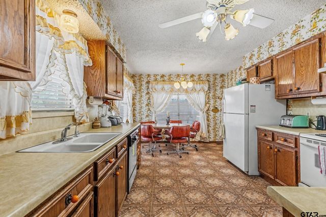 350 PR 6937, Alba, TX 75410