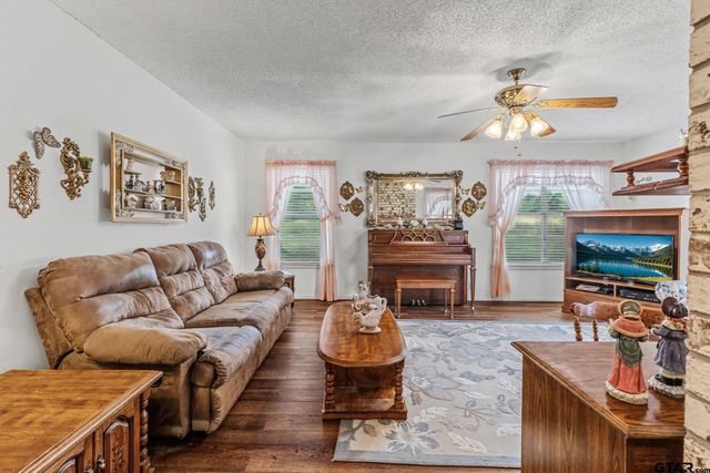 350 PR 6937, Alba, TX 75410