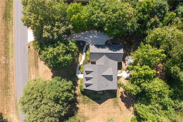 1203 Foxhaven Drive, Greensboro, NC 27455