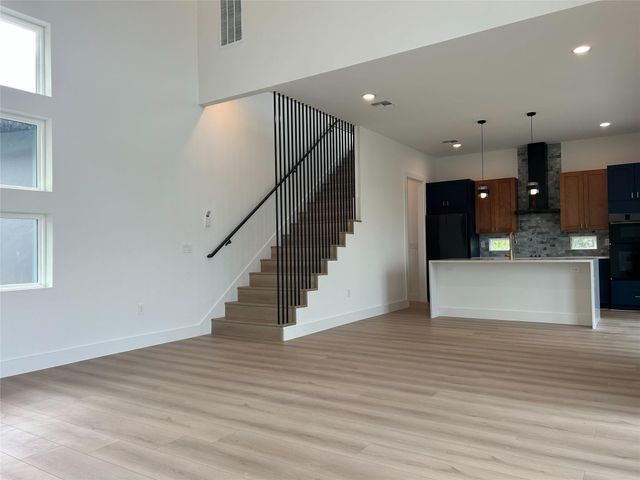 334 Lake DR, Buchanan Dam, TX 78609