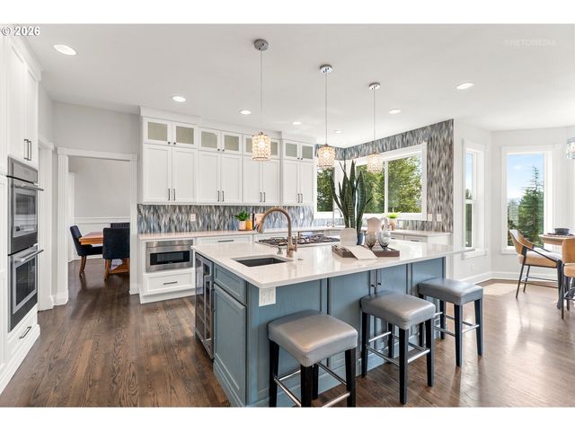 1925 CHILDS Rd, Lake Oswego, OR 97034