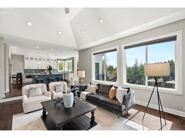 1925 CHILDS Rd, Lake Oswego, OR 97034