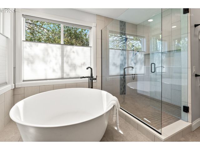 1925 CHILDS Rd, Lake Oswego, OR 97034