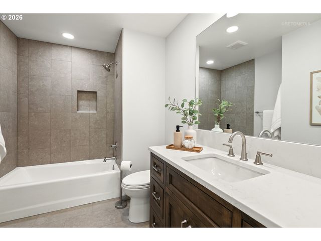 1925 CHILDS Rd, Lake Oswego, OR 97034