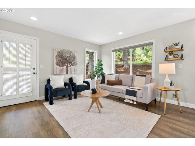 1925 CHILDS Rd, Lake Oswego, OR 97034