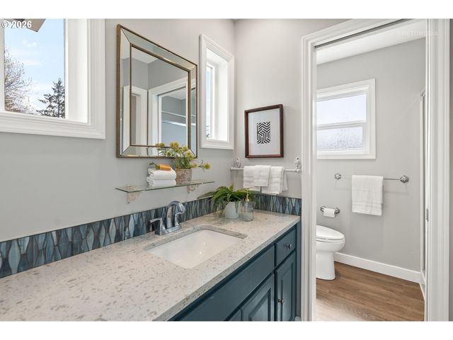 1925 CHILDS Rd, Lake Oswego, OR 97034