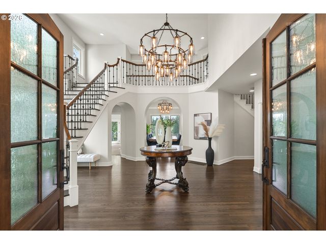 1925 CHILDS Rd, Lake Oswego, OR 97034