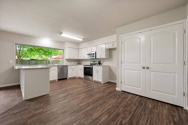 2512 Colleen Drive, Arlington, TX 76016