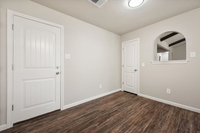 2512 Colleen Drive, Arlington, TX 76016