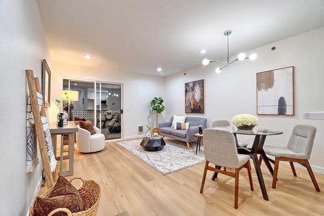 685 Dartmore Ln 365, Hayward, CA 94544