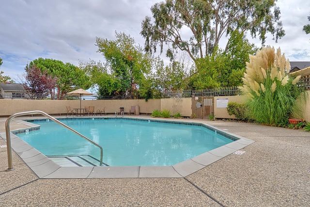 685 Dartmore Ln 365, Hayward, CA 94544