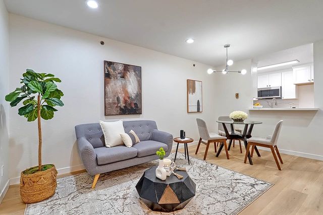 685 Dartmore Ln 365, Hayward, CA 94544