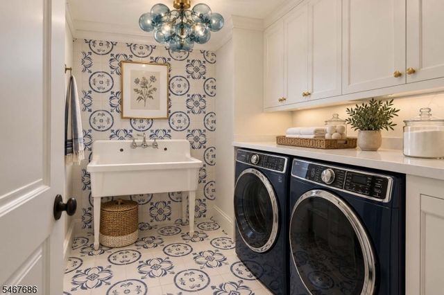 36 Dale Dr, Summit City, NJ 07901