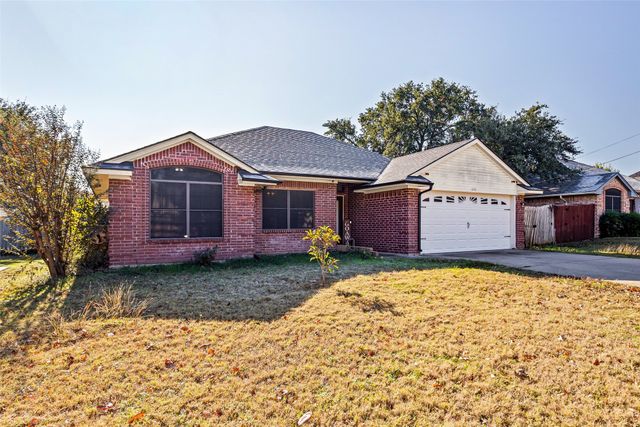 1519 Hayloft Lane, Granbury, TX 76048