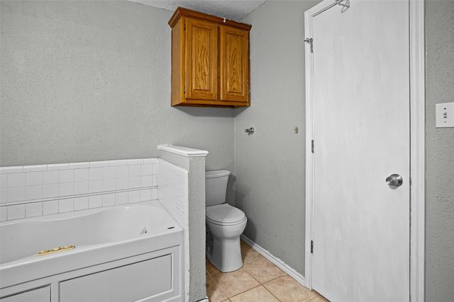 1519 Hayloft Lane, Granbury, TX 76048