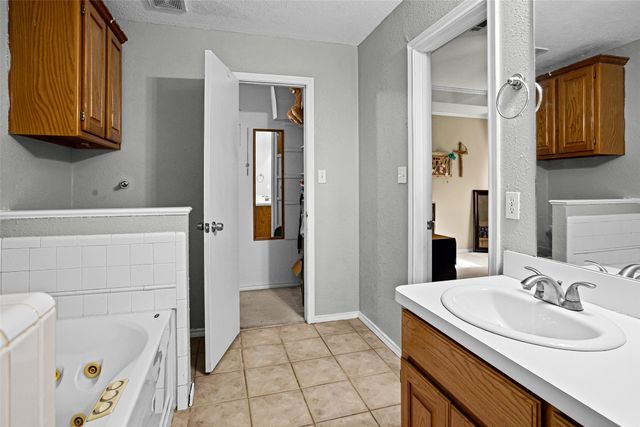 1519 Hayloft Lane, Granbury, TX 76048