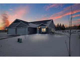 2866 Coventry Circle, River Falls, WI 54022
