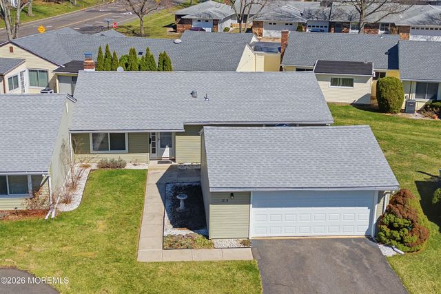 21 Celtis Plz 21B, Monroe, NJ 08831