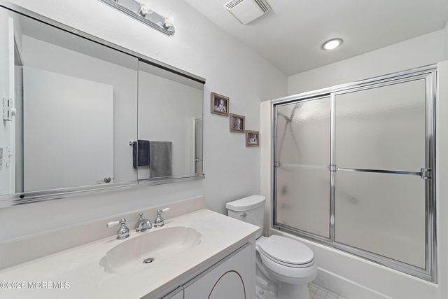 21 Celtis Plz 21B, Monroe, NJ 08831