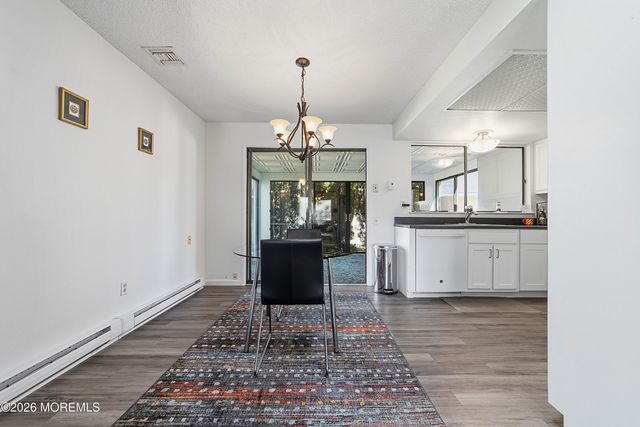 21 Celtis Plz 21B, Monroe, NJ 08831