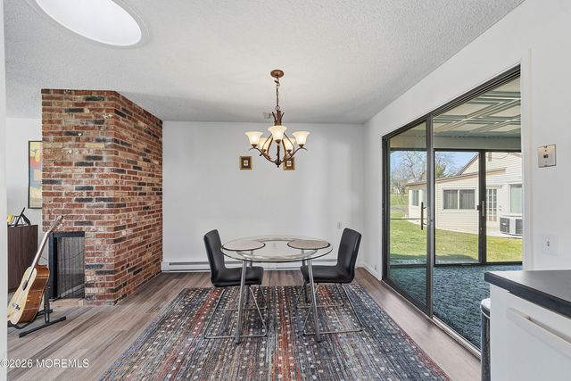 21 Celtis Plz 21B, Monroe, NJ 08831