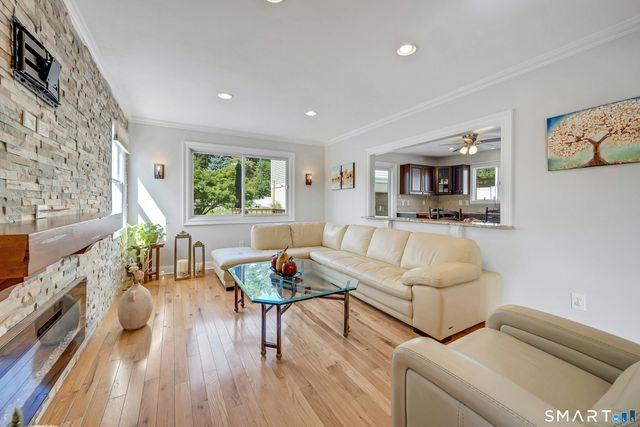 17 Thornhill Road, Greenwich, CT 06878