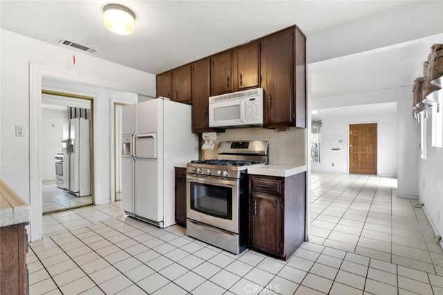 3416 -3418 Garden Avenue, Los Angeles, CA 90039