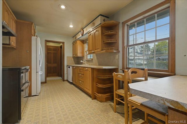 1536 Wantagh Avenue, Wantagh, NY 11793