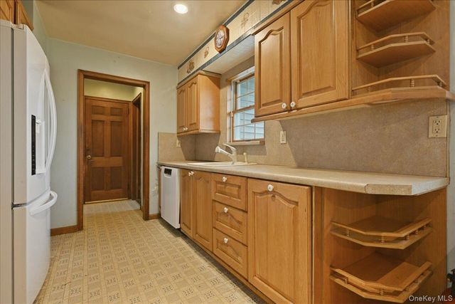 1536 Wantagh Avenue, Wantagh, NY 11793