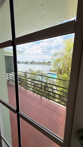 8600 Byron Avenue 86008, Miami Beach, FL 33141