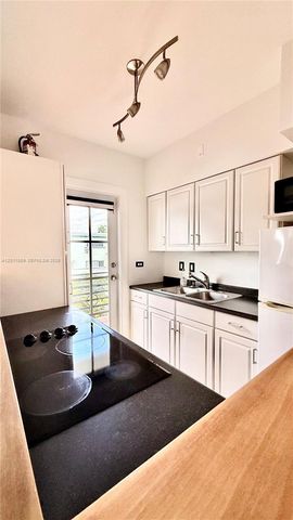 8600 Byron Avenue 86008, Miami Beach, FL 33141