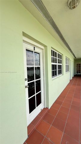 8600 Byron Avenue 86008, Miami Beach, FL 33141