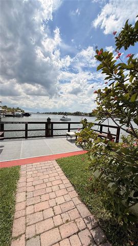 8600 Byron Avenue 86008, Miami Beach, FL 33141