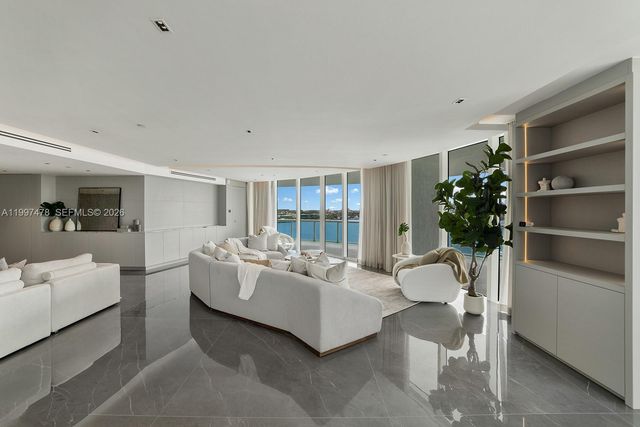 1000 S Pointe Dr 901, Miami Beach, FL 33139