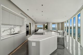 1000 S Pointe Dr 901, Miami Beach, FL 33139