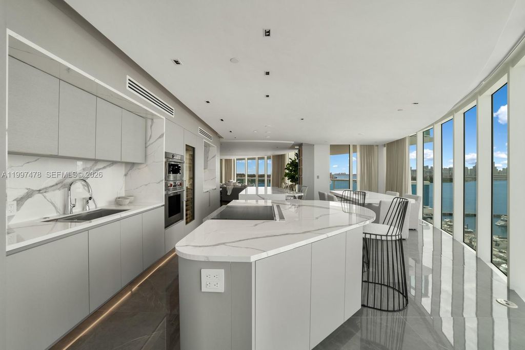 1000 S Pointe Dr 901, Miami Beach, FL 33139